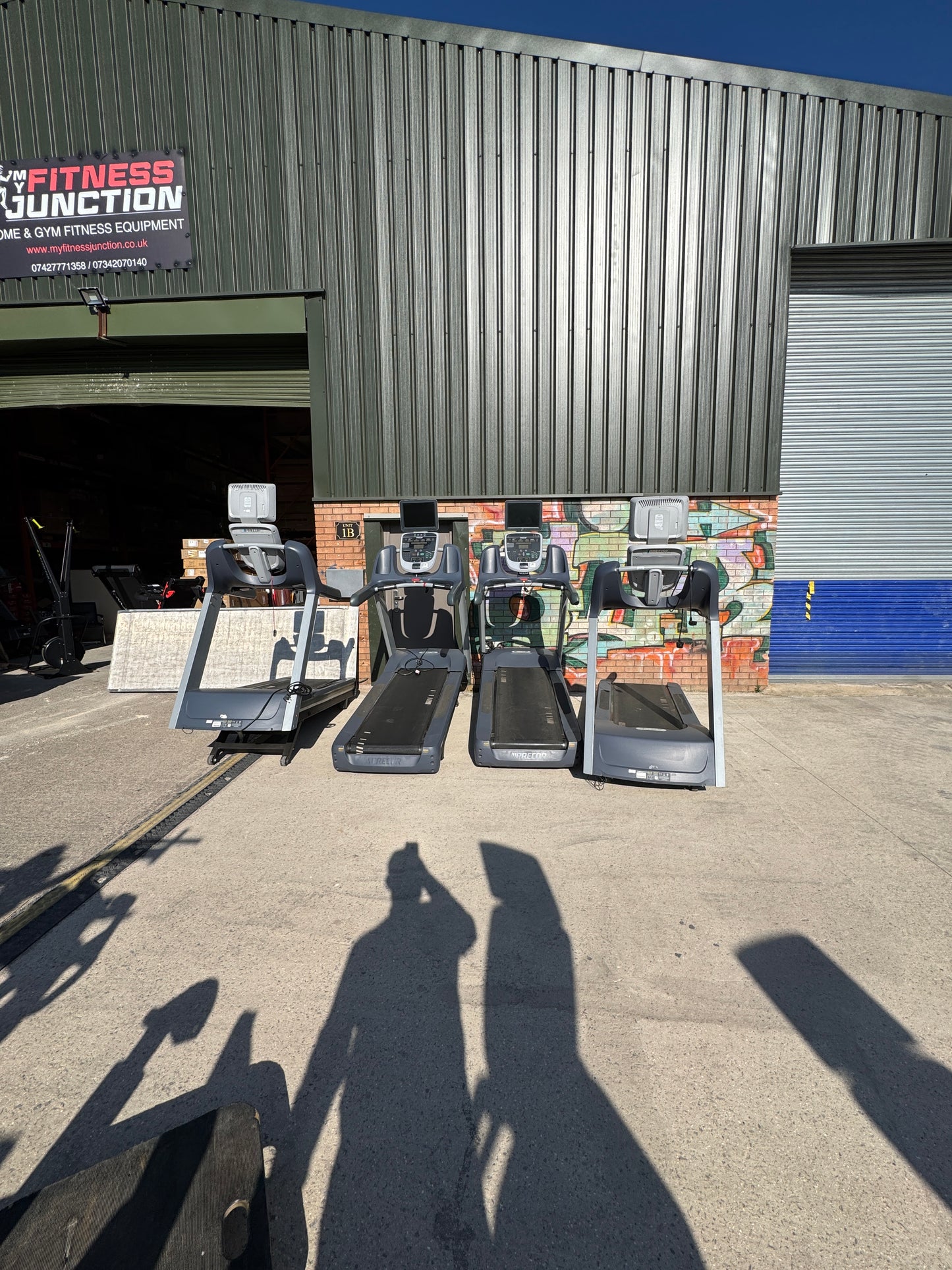 PRECOR TRM 885 Commercial treadmill