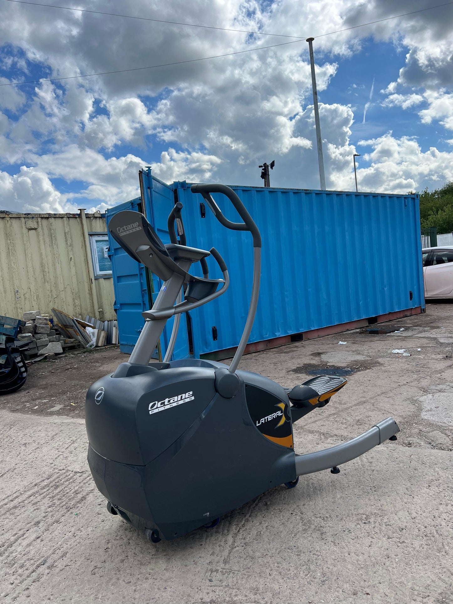 Octane Fitness LX8000 Lateral Elliptical Trainer – Commercial Cardio Machine – Used
