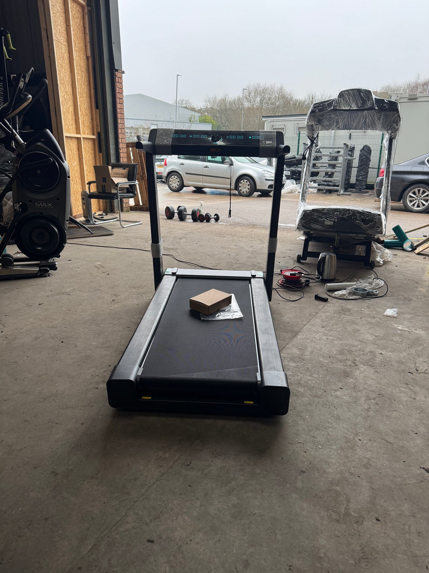 WalkSlim 920 Home Walking Foldable Treadmill with 4% incline and Max Speed 15km/h