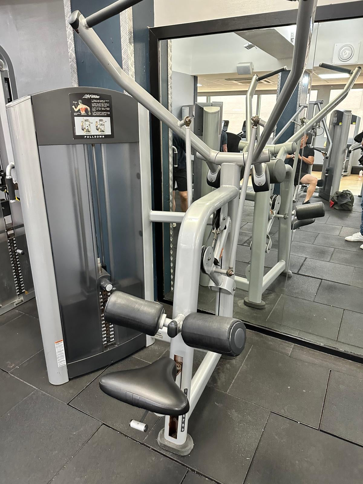 Life Fitness Optima Series Pull Down