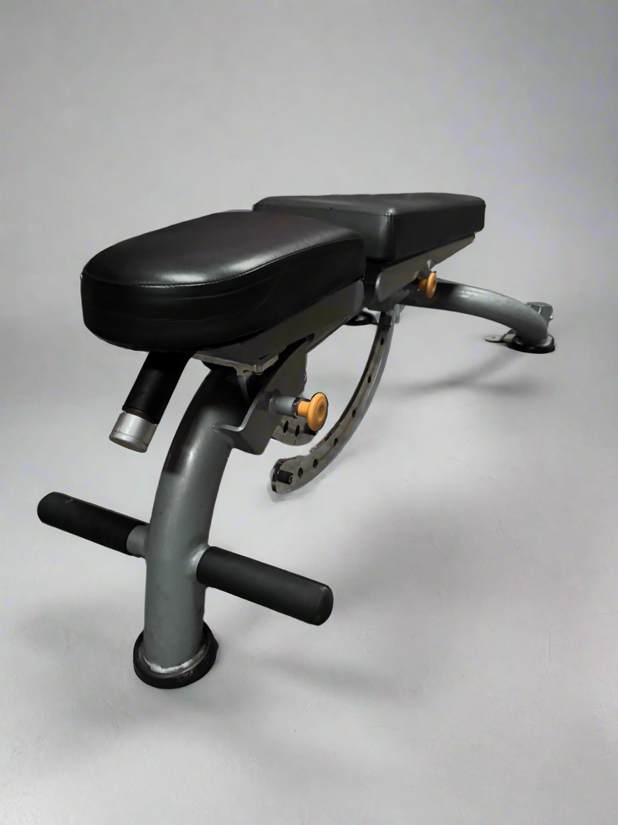 Matrix Aura G3 Adjustable Incline Bench