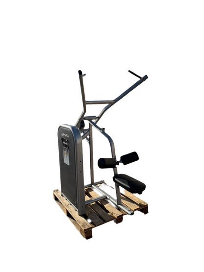 Life Fitness Circuit Series Late Pull Down Machine