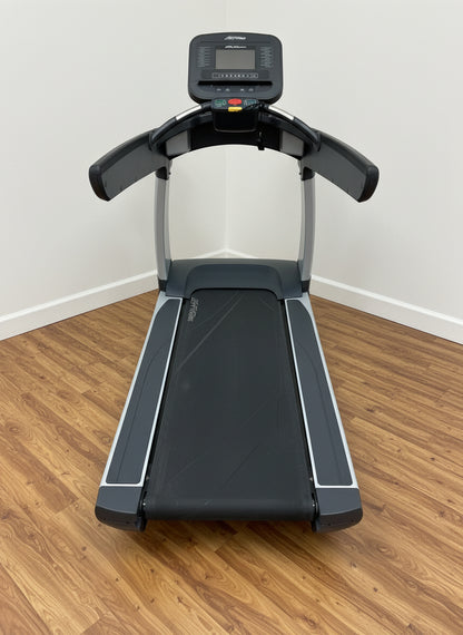 Life Fitness 95Ti Commercial Treadmill - LCD Screen