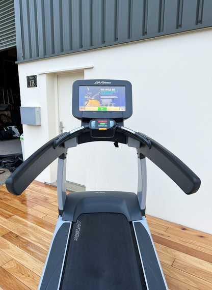 Life Fitness 95Ti Commercial Treadmill - LCD Screen