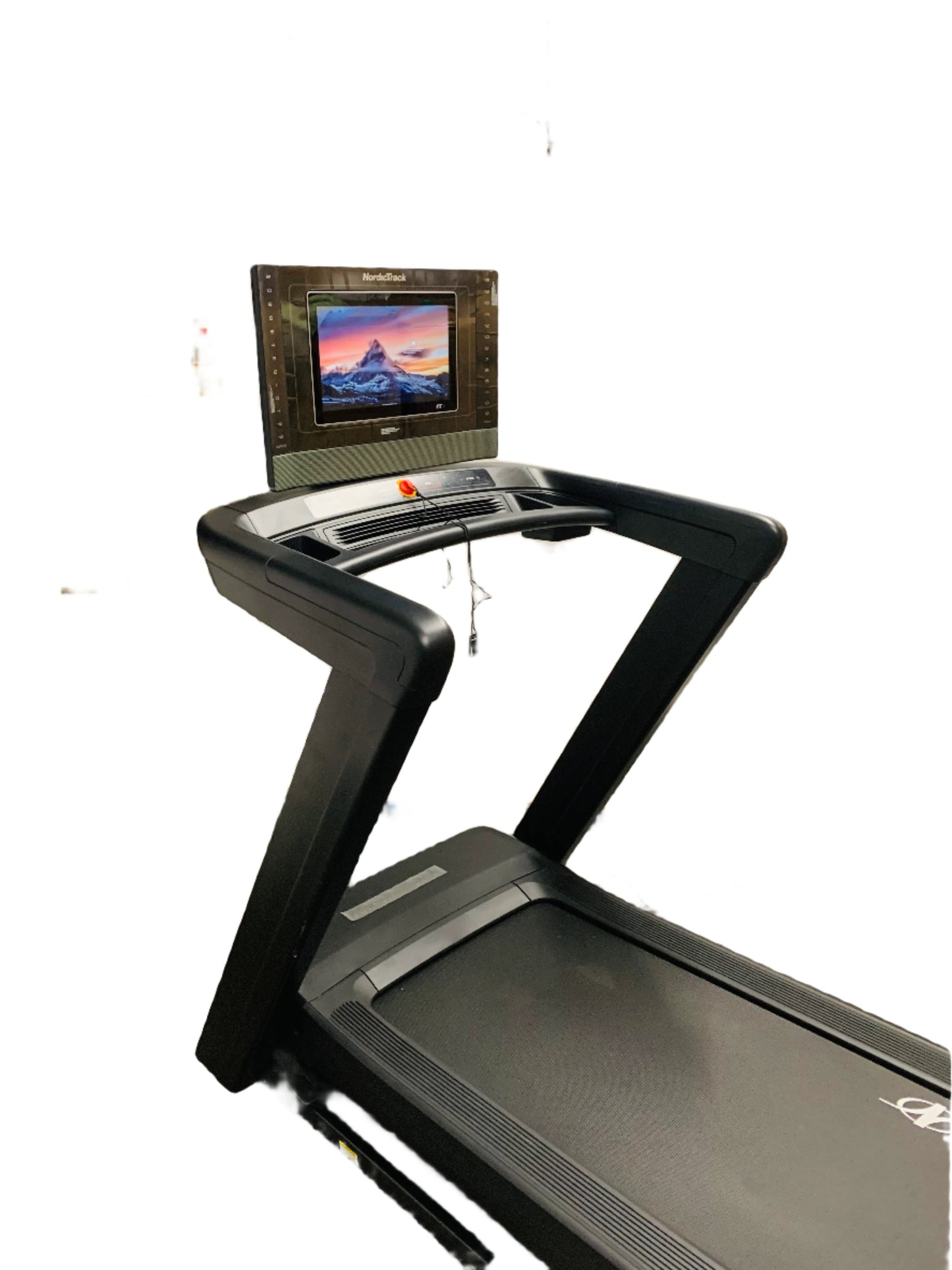 Nordictrack Commercial 1750 Folding Motorised Treadmill With Autoinline and Ifit Connectivity