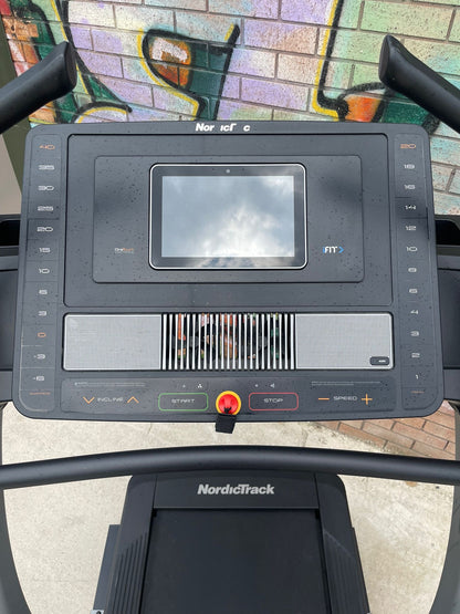 Nordictrack X11i Incline Trainer / Treamdill / Running machine