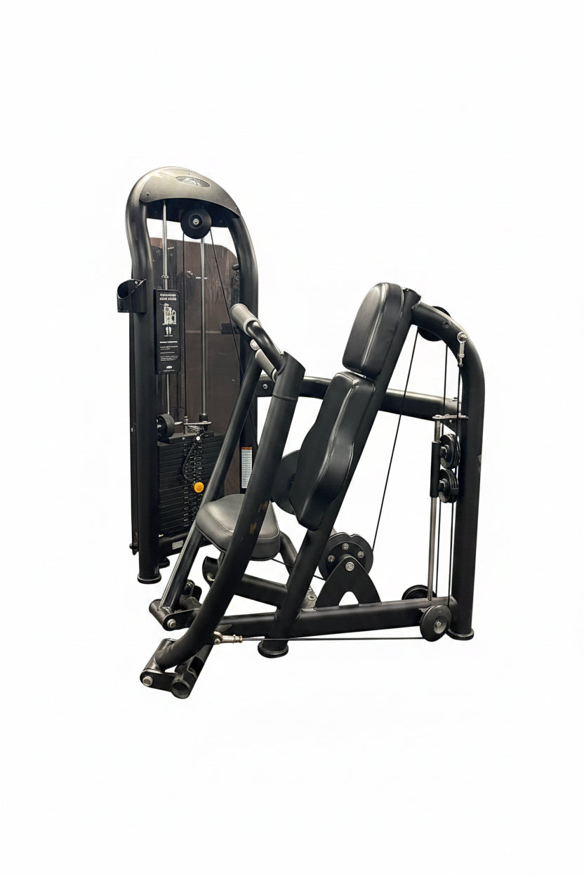 Matrix Aura G3 Converging Chest Press – Black