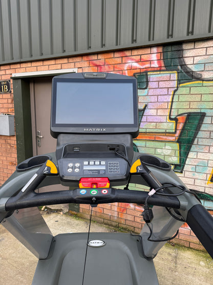 Matrix Fitness T7xi Commercial Treadmill – LCD Screen