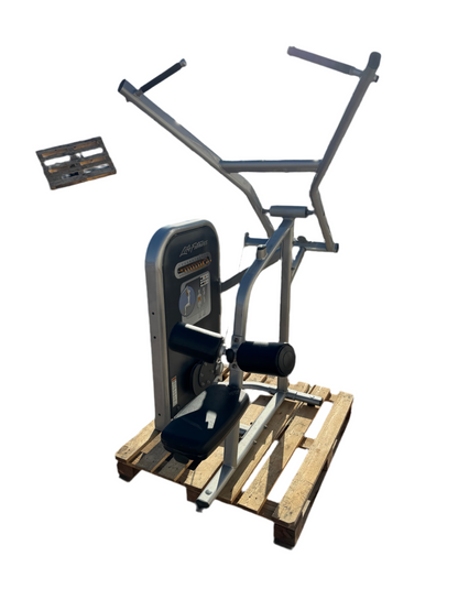 Life Fitness Circuit Series Late Pull Down Machine