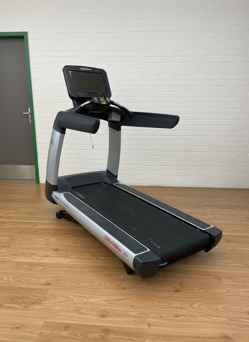 Life Fitness 95Ti Commercial Treadmill - LCD Screen