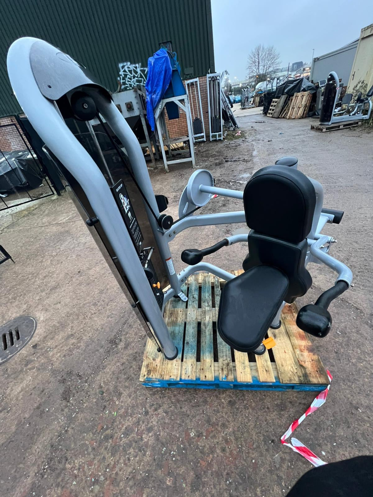 Matrix Aura G3 Tricep Press / Seated Dip Selectorised Machine