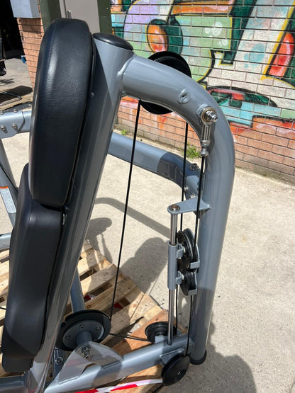 Matrix Aura G3-S13 Converging Chest Press – Grey