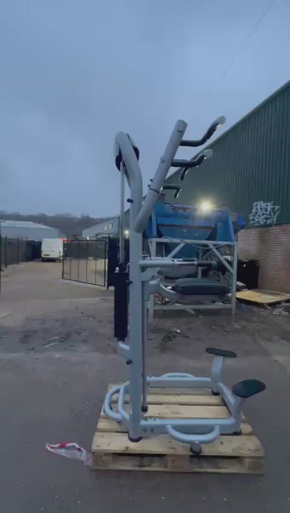 Matrix Aura G3 Assisted Chin / Dip Machine – Commercial Grade Strength Equipment